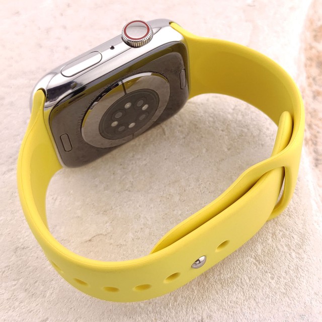 Silicone sport watch strap for Apple Watch - Varun | SMANIQUE