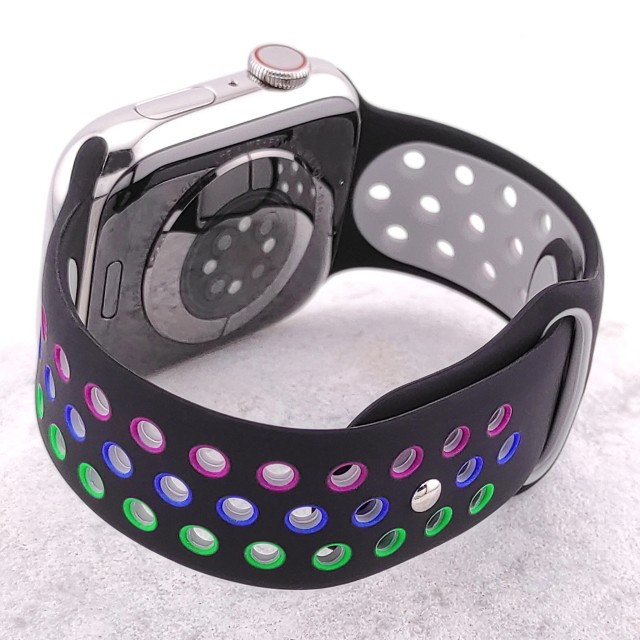 Breathable sport silicone watch strap for Apple Watch - Varun Sport | SMANIQUE