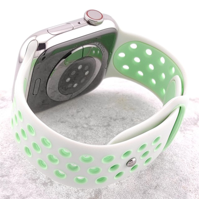 Breathable sport silicone watch strap for Apple Watch - Varun Sport | SMANIQUE